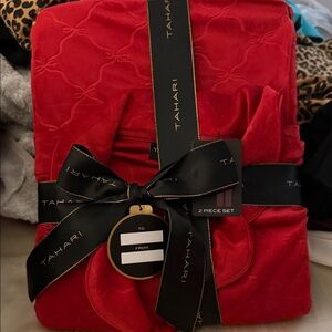 Tahari Vibrant Red 2 piece Set pajamas
